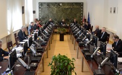 'Ostatnia konferencja w tym składzie i miejscu'. Nadzwyczajne posiedzenie KRS i apel do sędziów