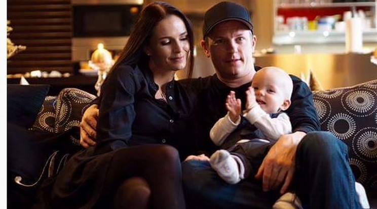 A korábbi F1-es világbajnok Kimi Räikkönen és párja, Minttu Virtanen élvezi a családi életet / Fotó: Twitter