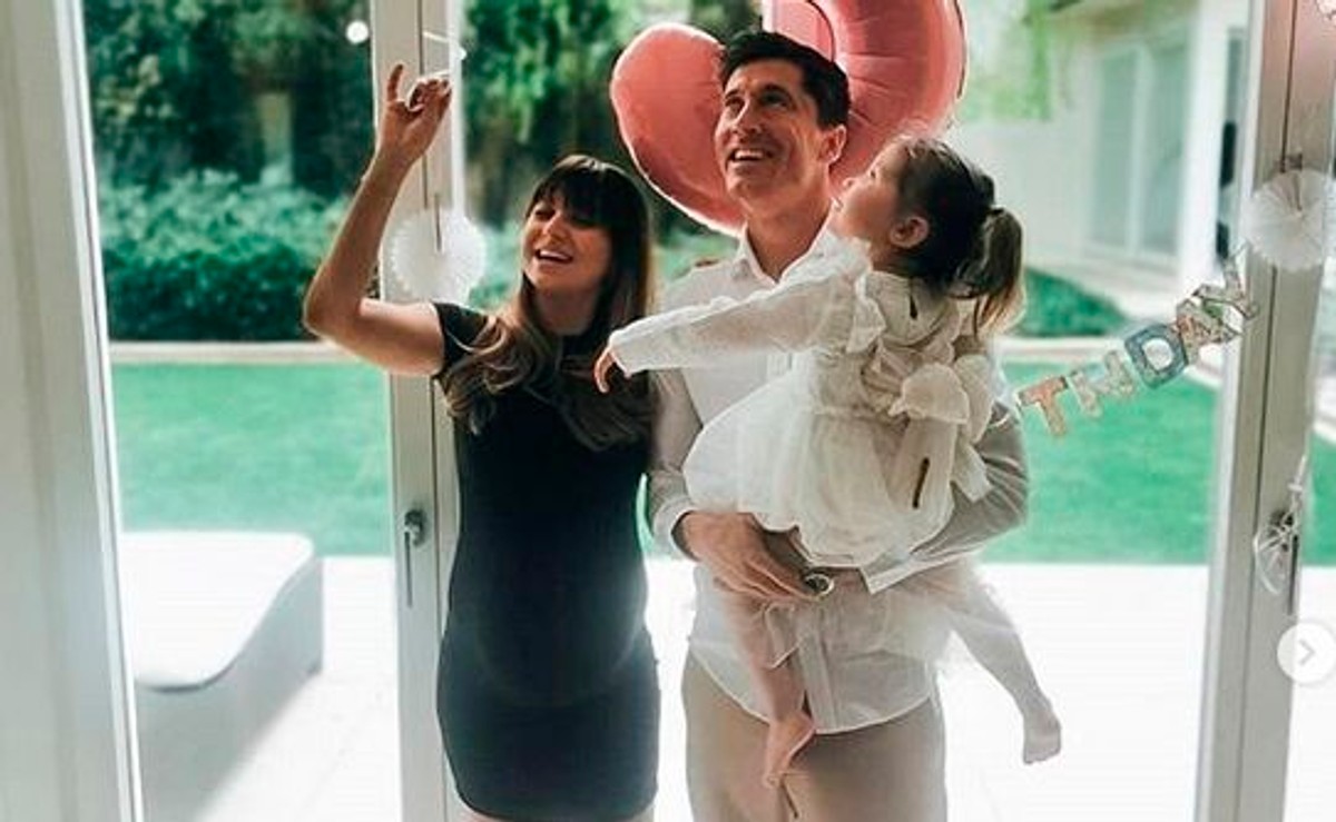 Anna i Robert Lewandowscy z córką Klarą