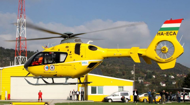 Járókelő mentette meg egy idős férfi életét, akiért mentőhelikopter érkezett Polgárra / Fotó: Országos Mentőszolgálat