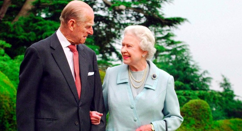 Britain's Queen Elizabeth and Prince Philip, the Duke of Edinburgh, at Broadlands in Romsey, southern England.REUTERS/Fiona Hanson/Pool