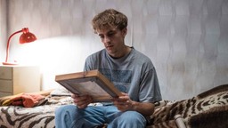 nagradzany dramat przypomina czas pandemii. wyjątkowy spektakl w reżyserii córki znanych aktorów