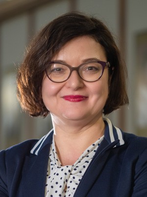 Dr hab. Agnieszka Chłoń-Domińczak- prof. SGH, prorektorka ds. nauki oraz dyrektorka Instytutu Statystyki i Demografii SGH. Członkini Komitetu Nauk Demograficznych PAN, liderka polskiej grupy badawczej SHARE 50+