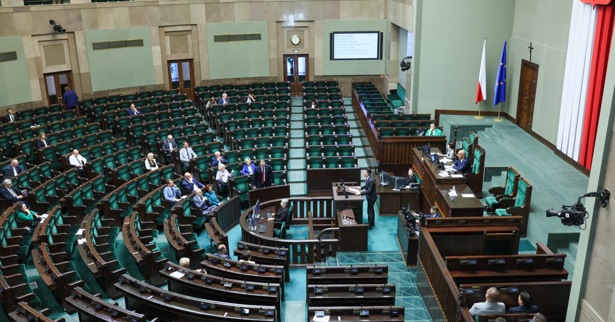 Bosak przed Tuskiem – a kto na szczycie? Zaskakujący lider w nowym sondażu IBRiS
