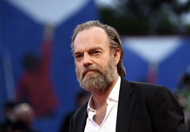 Nie ufam samemu sobie. Hugo Weaving nie tylko o "Przełęczy ocalonych" [ROZMOWA]