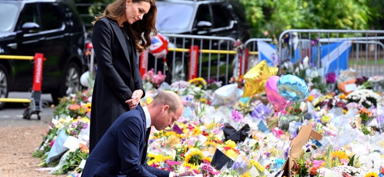 "To ma być żałoba?!" Internauci krytykują zachowanie księżnej Kate w Sandringham. FOTO