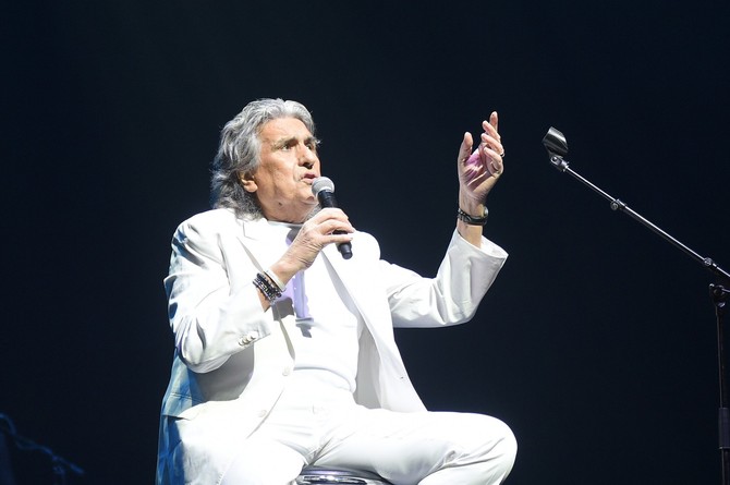 Preminuo čuveni itaijanski pevač Toto Kutunjo u 80. godini!