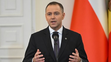 spór o doktorat karola nawrockiego zakończony w sądzie. recenzje trafiły do sieci