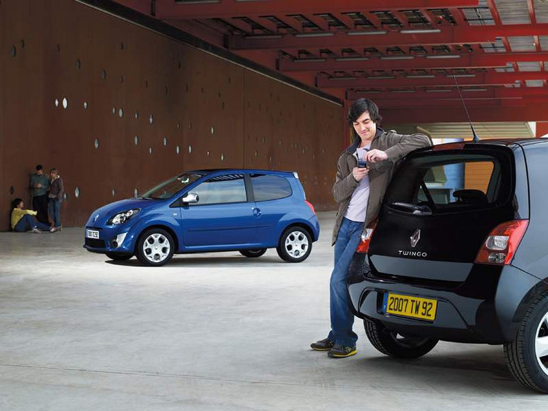 Renault Twingo II: druga generacja po 14 latach