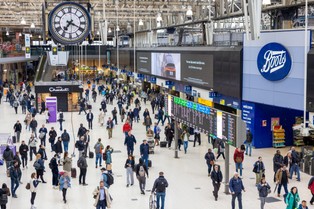 Nierówności jak za czasów wiktoriańskich. Sytuacja biednych na Wyspach nie poprawiła się od 15 lat