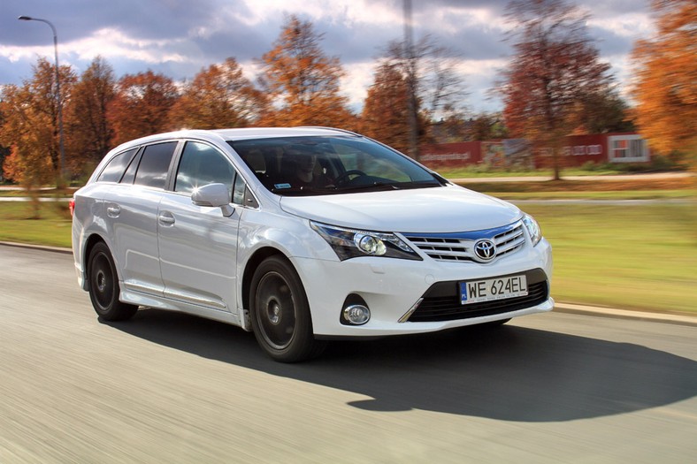 Test Toyoty Avensis Kombi 2.0 D-4D: rodzinnie i sportowo