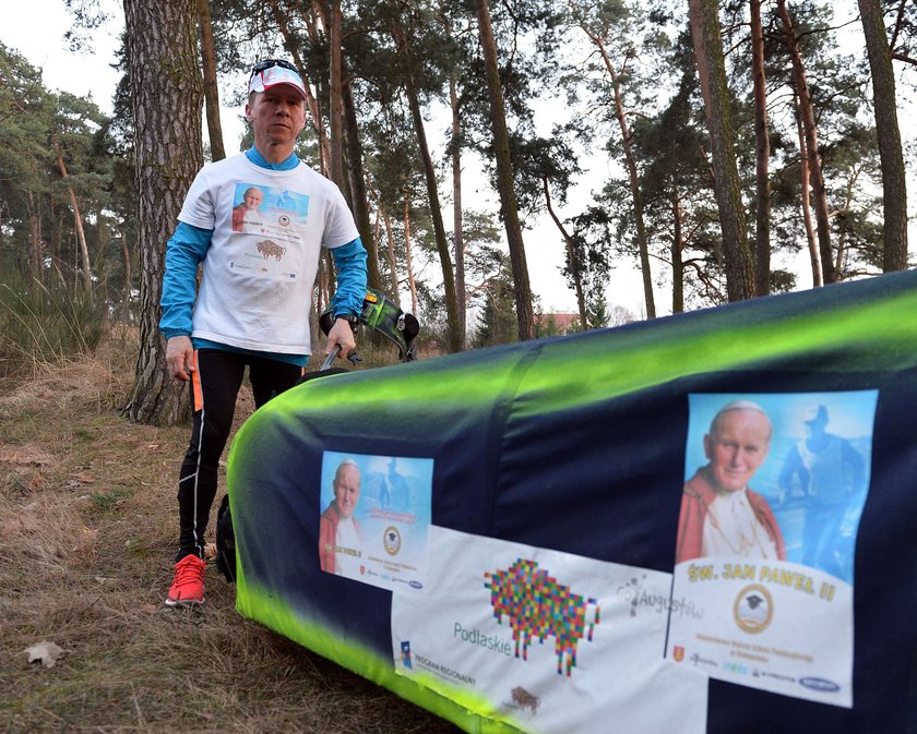 Ultramaratończyk wyjawił czemu porzucił psa na upale