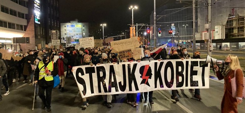 Wykładowca zwolniony za skandaliczne słowa o Strajku Kobiet