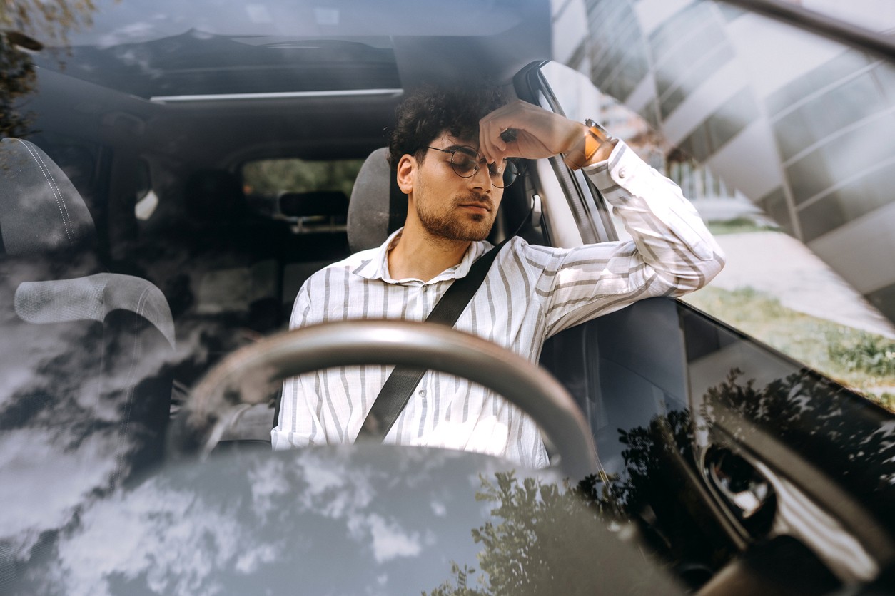 Navyše stres a únava ohrozujú rovnako ako alkohol, a preto nikdy nešoférujte, ak sa cítite vyčerpaní.