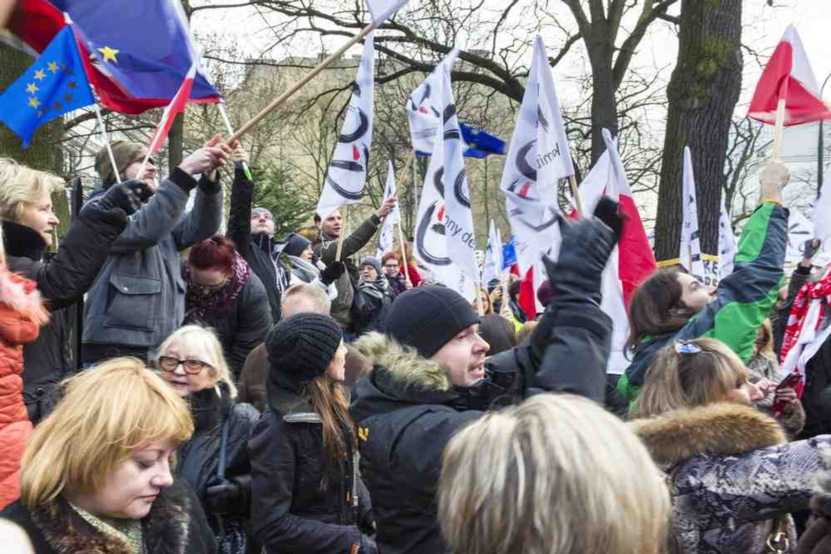 Demonstracje KOD przed siedzibą TK, fot. Jacek_Kadaj / Shutterstock.com