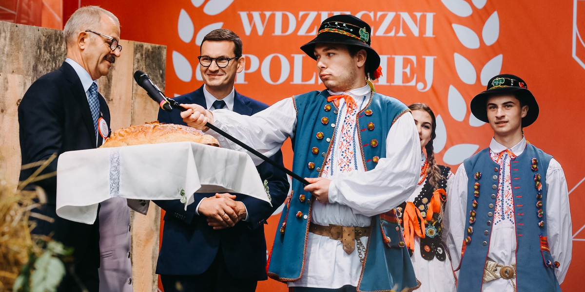 Premier Morawiecki na dożynkach w Bobolicach