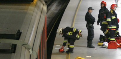 Wypadek w metrze. Mężczyzna wpadł pod pociąg