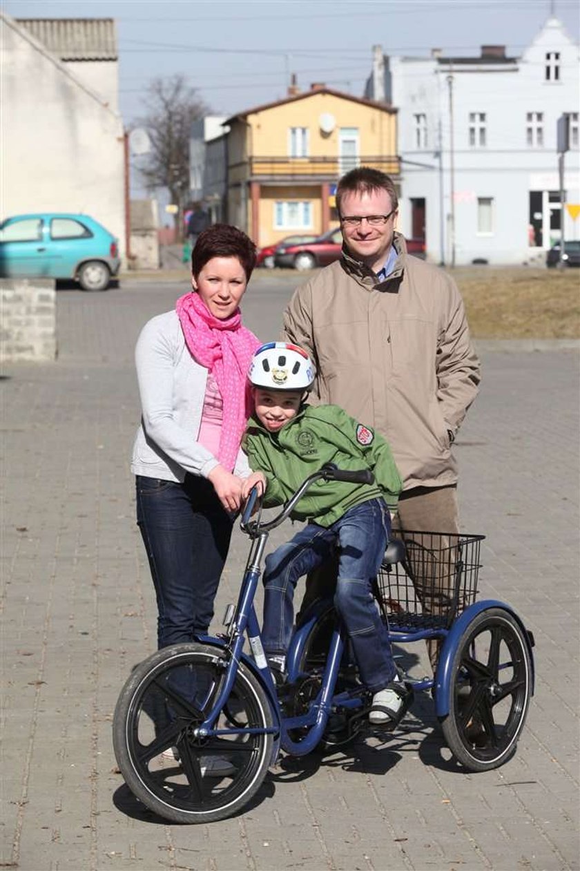 Adaś dostał rower od komentatora "Faktu"