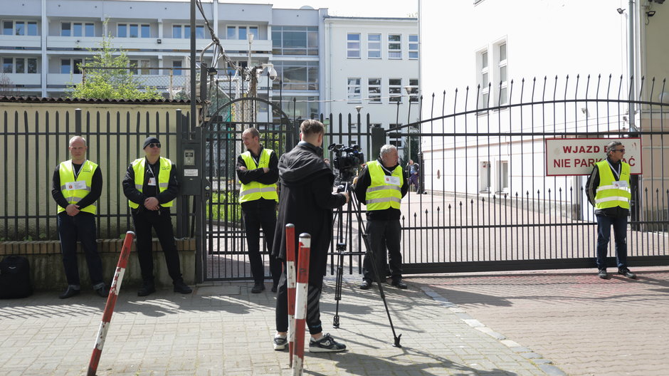 Warszawa. Przejęcie budynku rosyjskiej szkoły