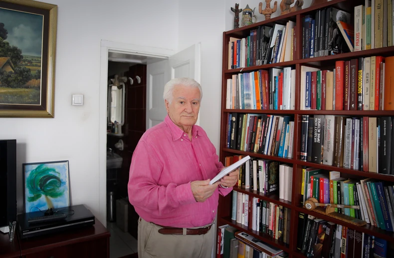 Od knjige se ne odvaja