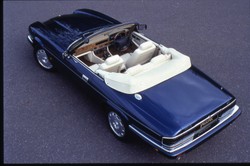 Masz wolną gotówkę? Jest do fajny samochód do kupienia - Tom Petty sprzedaje jaguara XJS