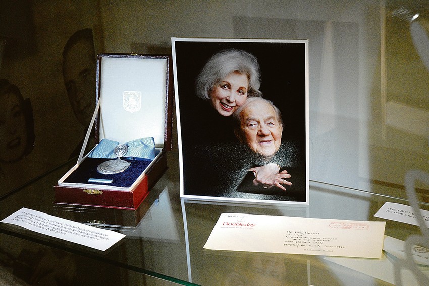 Orden i fotografija sa suprugom