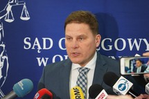 320 tysięcy stron i ciężarówka akt dla jednego sędziego. „Muszę przeczytać każdą kartkę fizycznie”