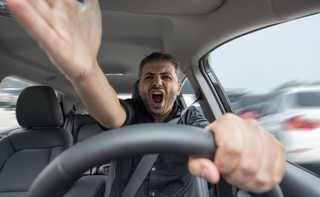 Adamski o zmianach zaostrzających kary dla sprawców wykroczeń drogowych: Wysokość grzywny zależy od sądu