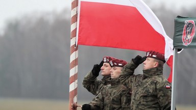 Łódzkie: pożegnano żołnierzy wyjeżdżających na misję do Kosowa