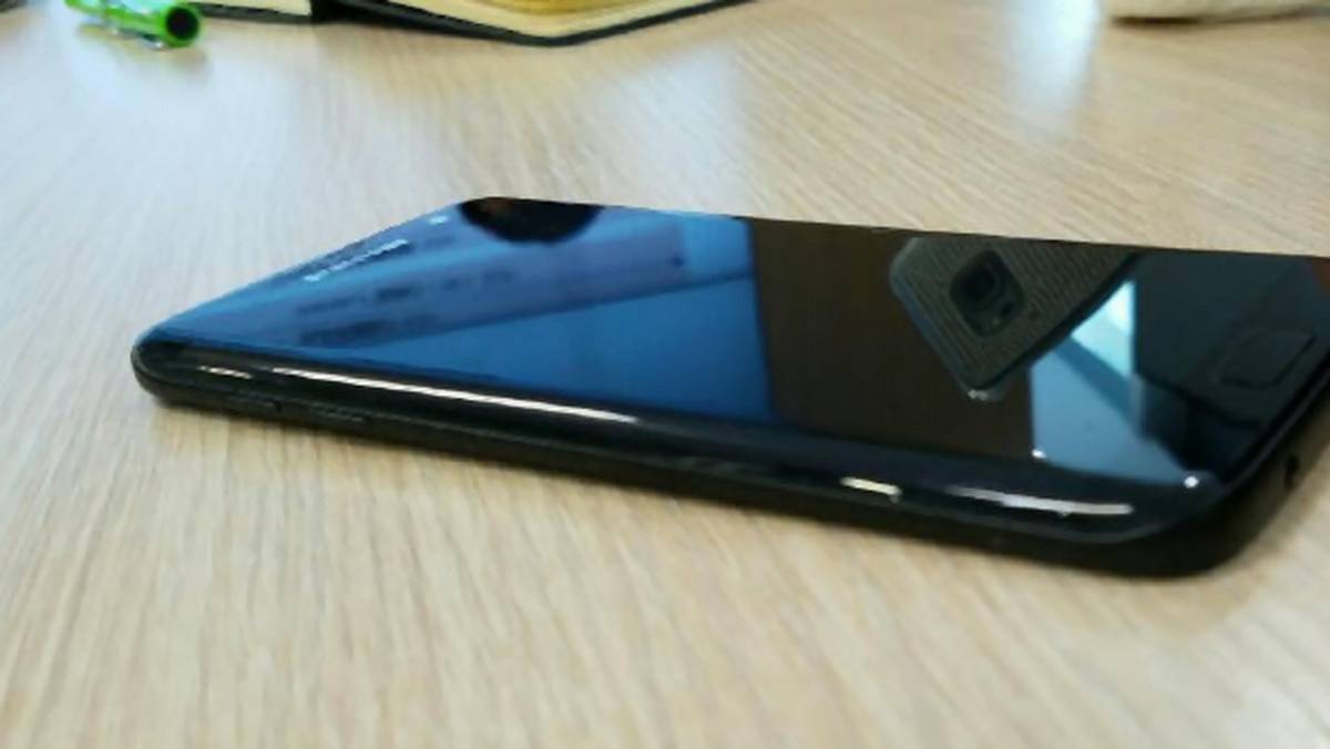 Samsung Galaxy S7 edge w kolorze glossy black. Są pierwsze zdjęcia