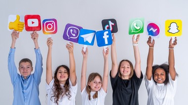 będzie zakaz social mediów dla dzieci i młodzieży? szykuje ustawę wzor