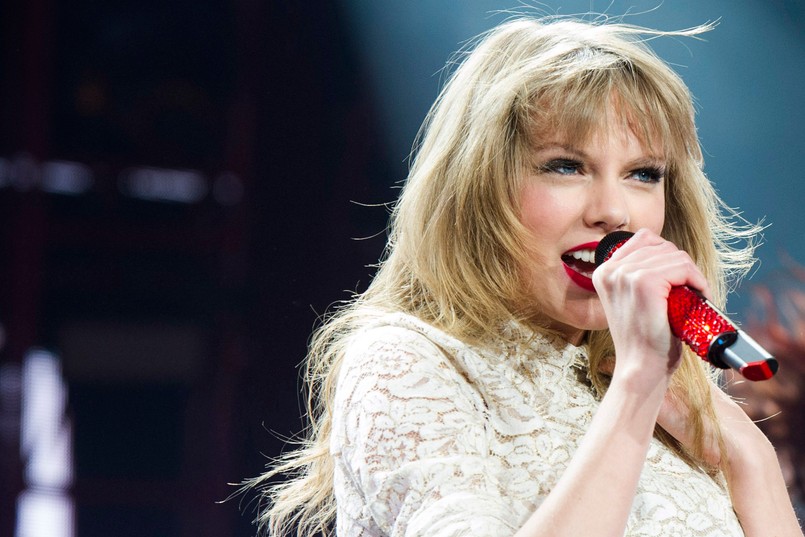 Popularność Taylor Swift wykracza daleko poza jej rodzime Stany Zjednoczone. Wysoka sprzedaż jej ostatniej płyty "Red" zaowocowała zaproszeniem na koncerty z dalekiej krainy kangurów. 23-letnia wokalistka zaśpiewa dla swych australijskich fanów aż czterokrotnie. Nie będą to jednak kameralne recitale w zamkniętych arenach koncertowych, a ogromne widowiska na stadionach w Sydney, Brisbane, Perth i Melbourne