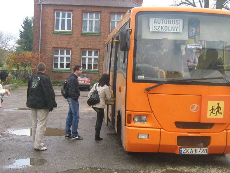 Uwaga, dzieci! Zawsze pamiętaj o zasadzie ograniczonego zaufania