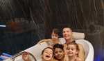 Cristiano Ronaldo bierze kąpiel z dziećmi