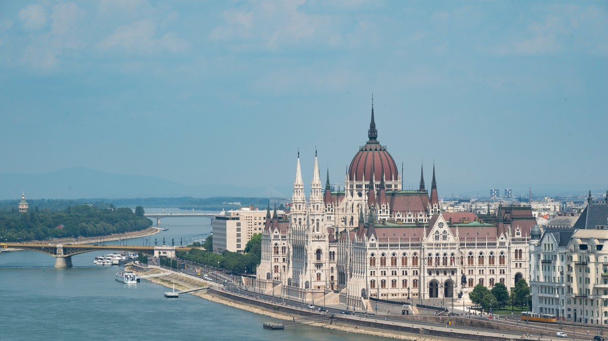 Újabb világsztár vette be Budapestet, nem hiszed el, kivel futhatsz össze az utcán