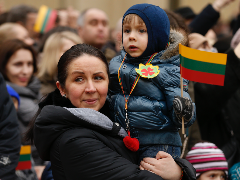 Литва иммигранты. Эмиграция в Литву. Эмигранты в Латвии. Репатриация Литва.