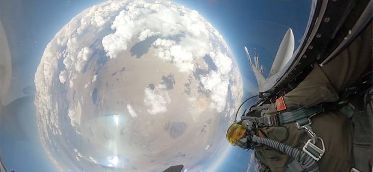 Niezwykłe selfie z kokpitu myśliwca. Najlepsze wojskowe zdjęcie roku?