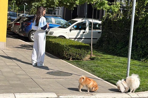 (VIDEO) ANĐELA SE VRATILA KOD GASTOZA U STAN Nakon pomirenja ne skida osmeh sa lica: Snimili smo je u opuštenom izdanju, a izustila je samo jedno