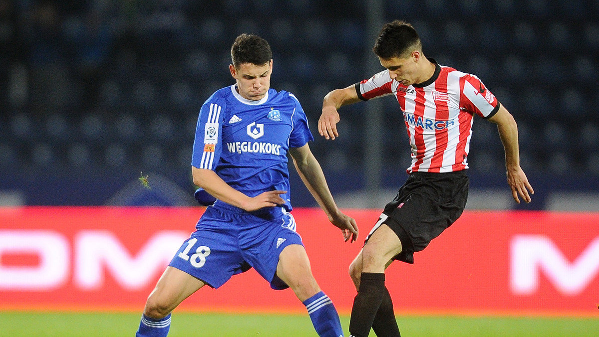 Jak podaje "Kicker", Hertha Berlin, Eintracht Frankfurt i 1. FC Koeln są poważnie zainteresowane zatrudnieniem napastnika Ruchu Chorzów, Mariusza Stępińskiego.