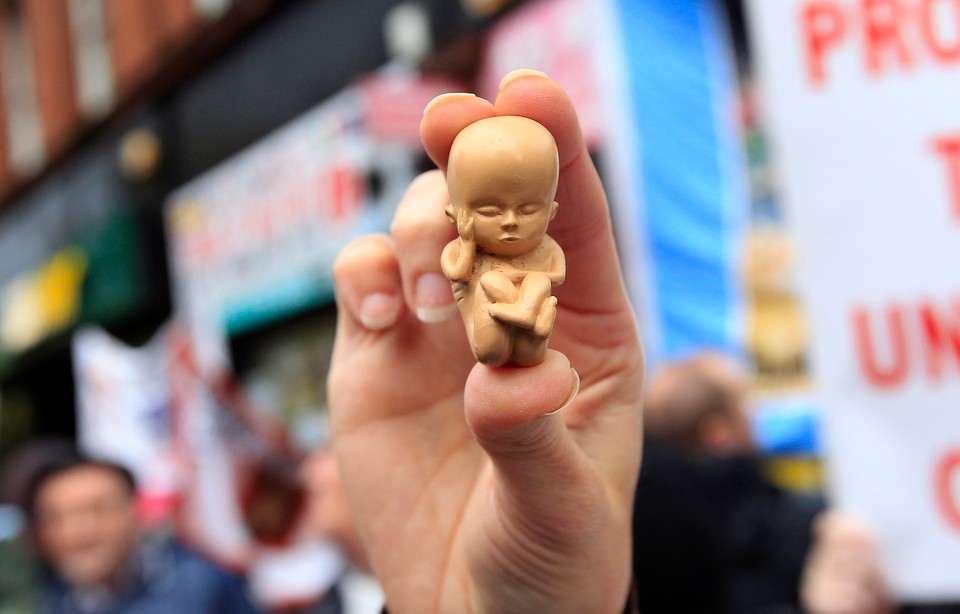 Protest przeciwko pierwszej prywatnej kliniki aborcyjnej w Irlandii Płn.