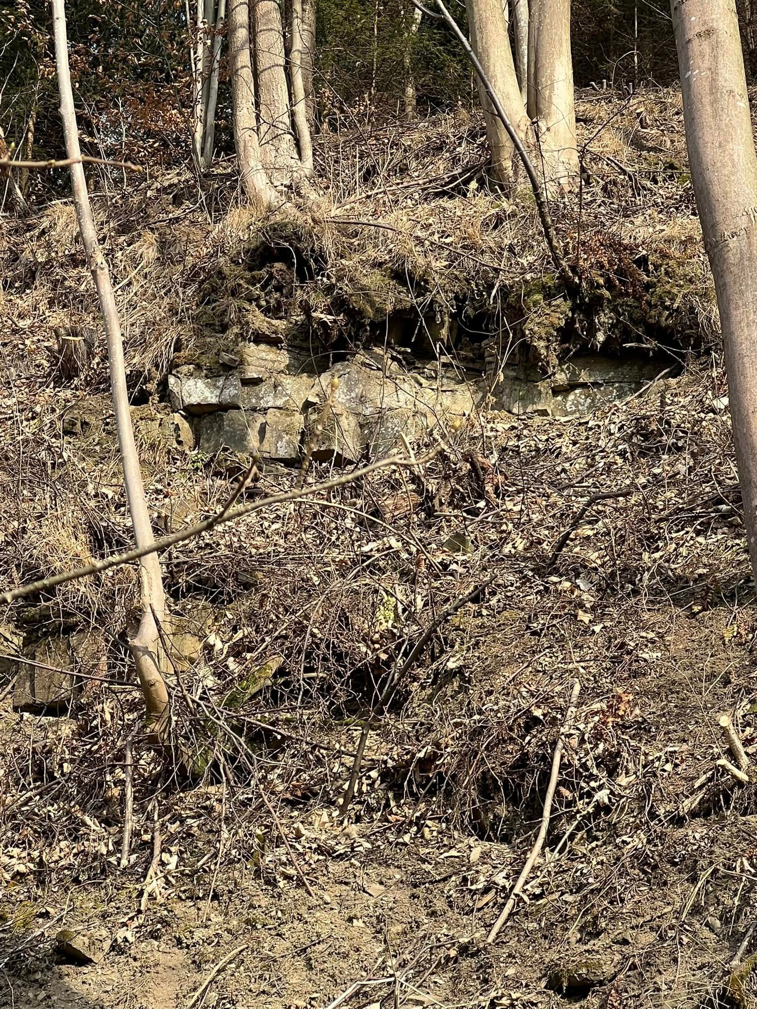 V Kolačkove vyhlásili mimoriadnu situáciu pre možný pohyb pôdy.