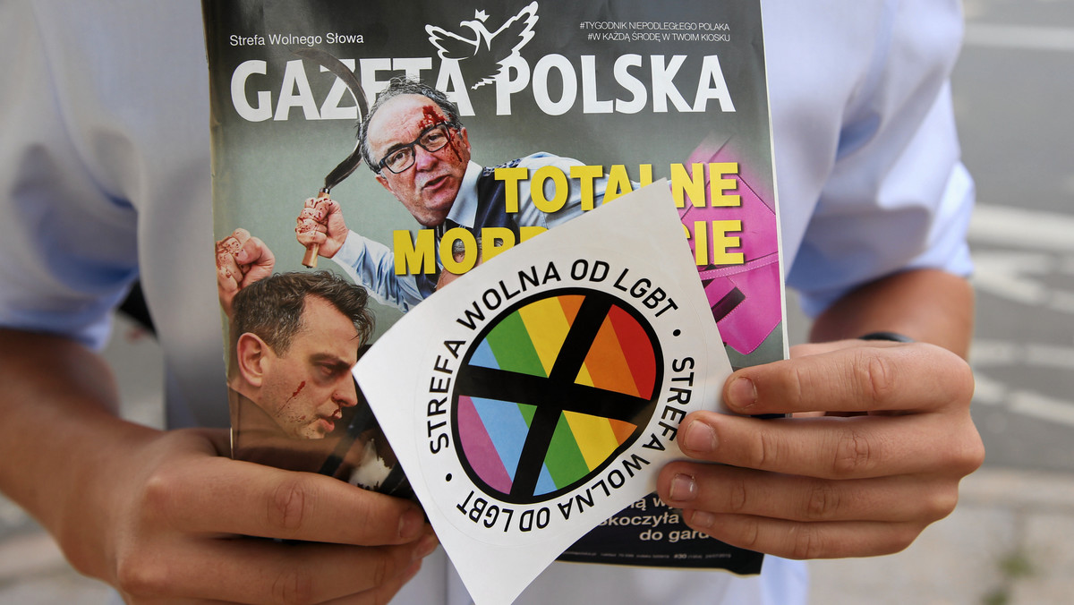 Władze Brugii, Leuven i Gandawy twierdzą, że w Polsce prześladuje się osoby LGBTQ przy akceptacji rządu PiS. W liście skierowanym do ambasadora RP w Belgii autorzy wśród przykładów wymieniają m.in.  naklejki "Gazety Polskiej", na których wydrukowano hasło "strefa wolna od LGBTQ"<em>.</em>