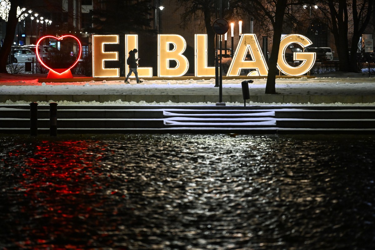 Wysoki poziom wody w rzece Elbląg