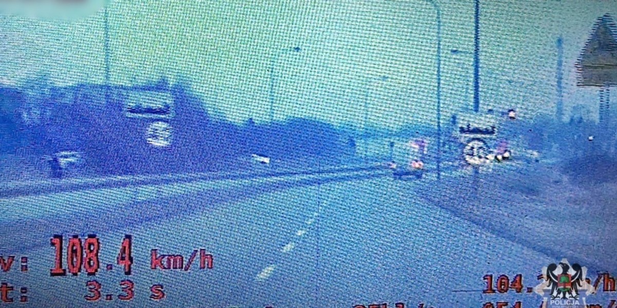 25-latek przekroczył prędkość o 68 km/h. Policja zabrała mu prawo jazdy