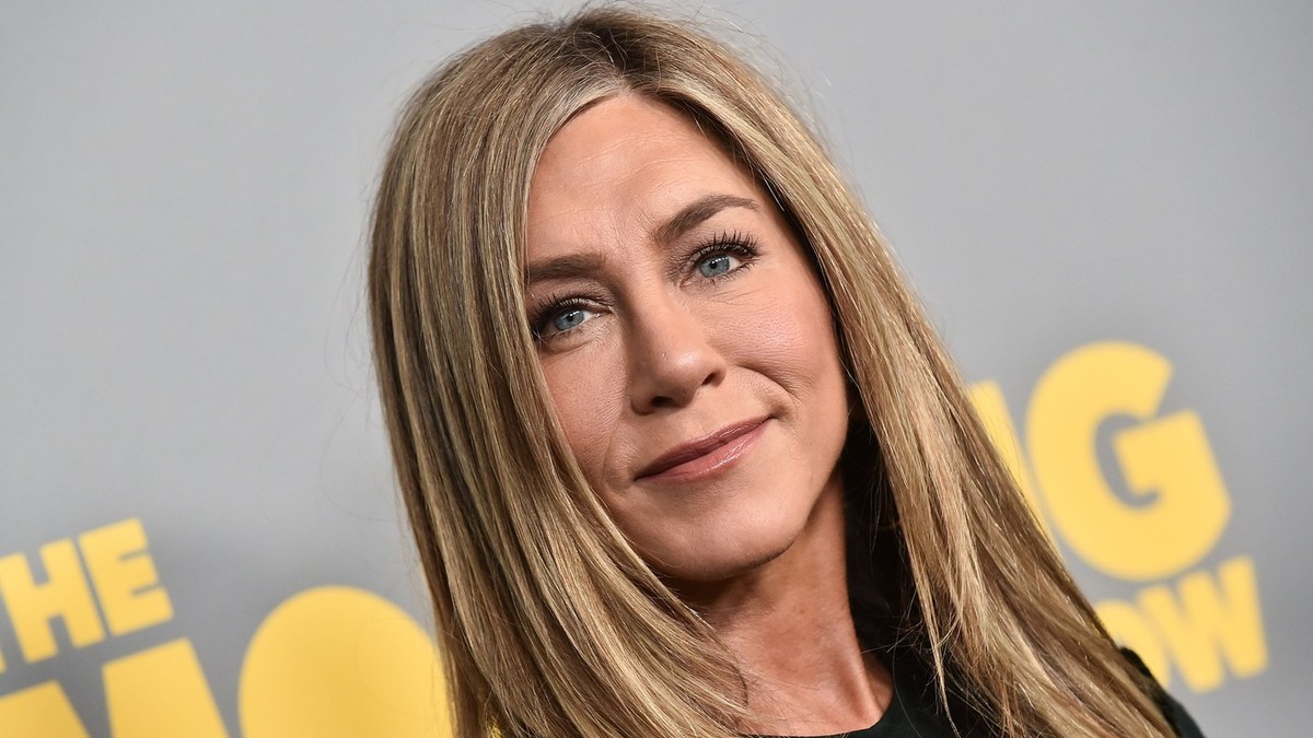 Dženifer Aniston (57) fotografisana u kupaćem i neverica kako izgleda u 6. deceniji