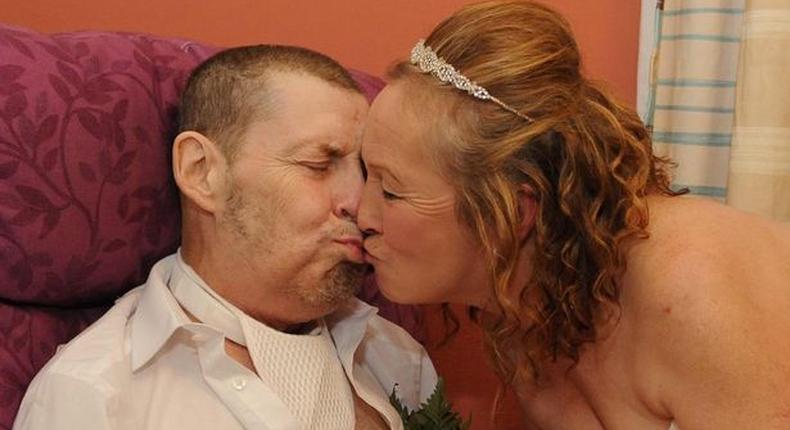 Grand-dad who married his teenage sweetheart dies after 13 days