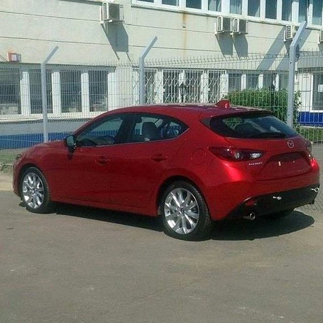 Mazda3 sfotografowana w Rosji