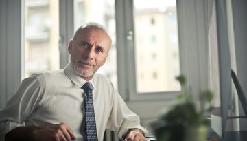 Emeryci coraz częściej sądzą się o pieniądze z ZUS i wygrywają. Można otrzymać kilkadziesiąt tysięcy złotych