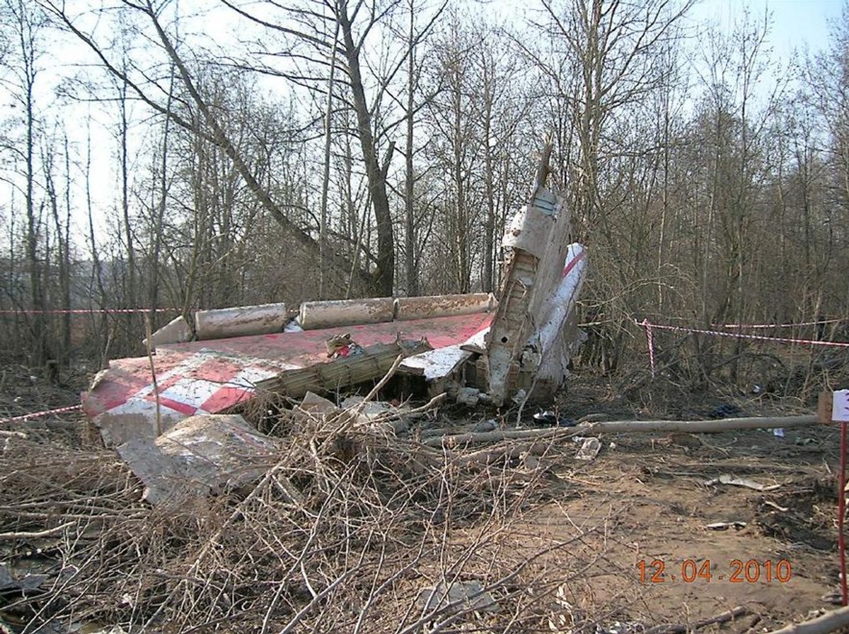 RMF FM: śledczy zbierają fragmenty Tu-154M przywiezione do Polski