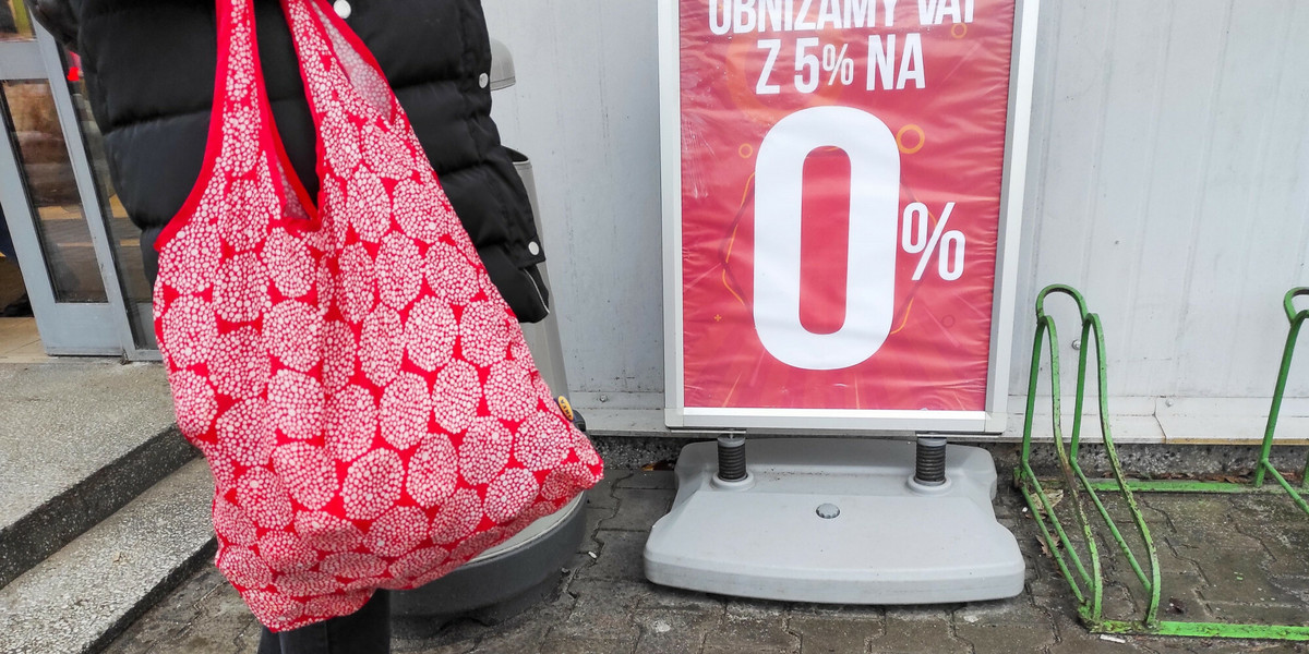Obniżka VAT-u to zdaniem wielu Polaków zbyt mało. Chcieliby ustalenia maksymalnego pułapu cen niektórych produktów